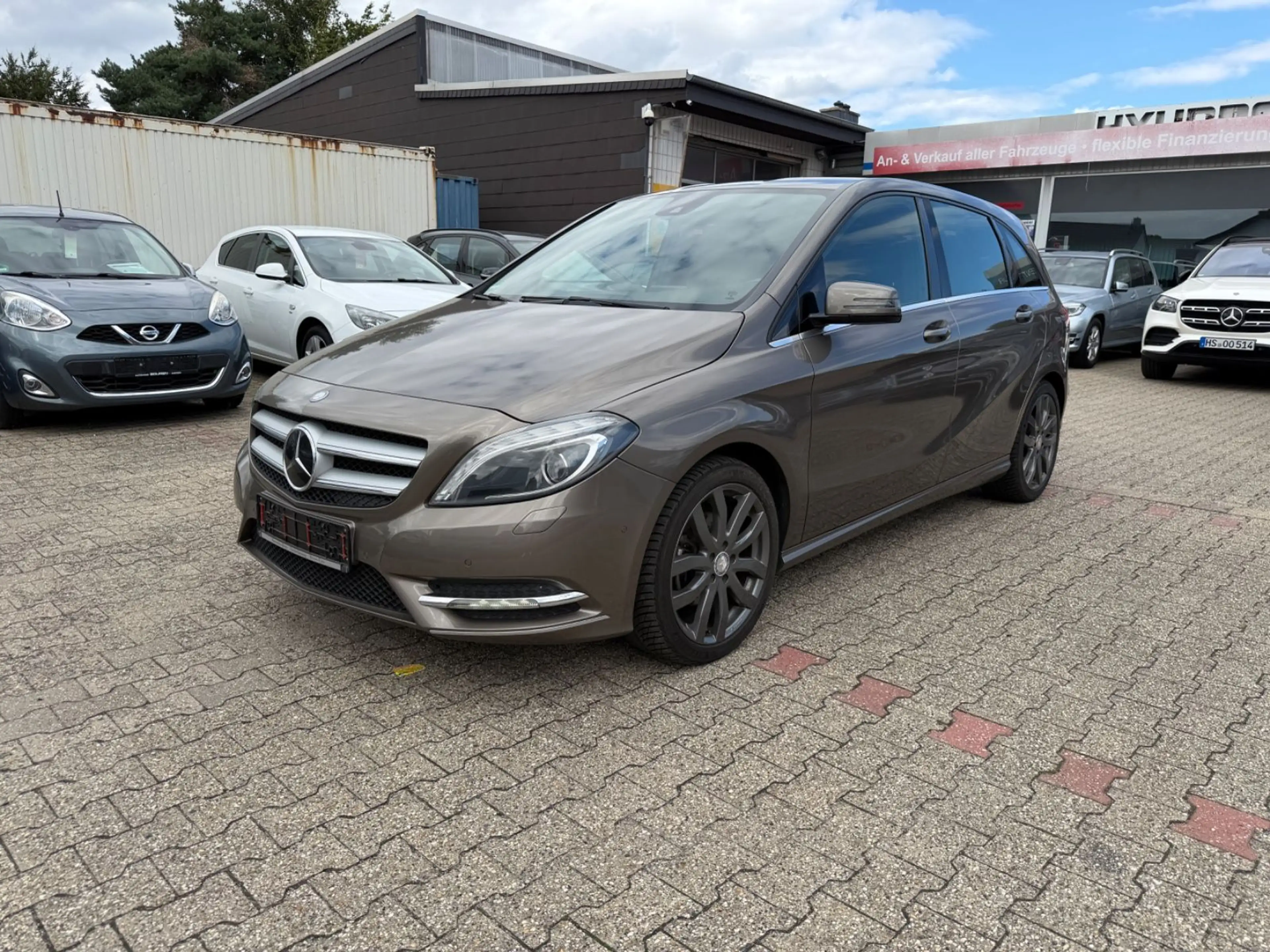Mercedes-Benz B 180 CDI ILS NAVI LEDER SITZHZG TOTWINKEL PDC