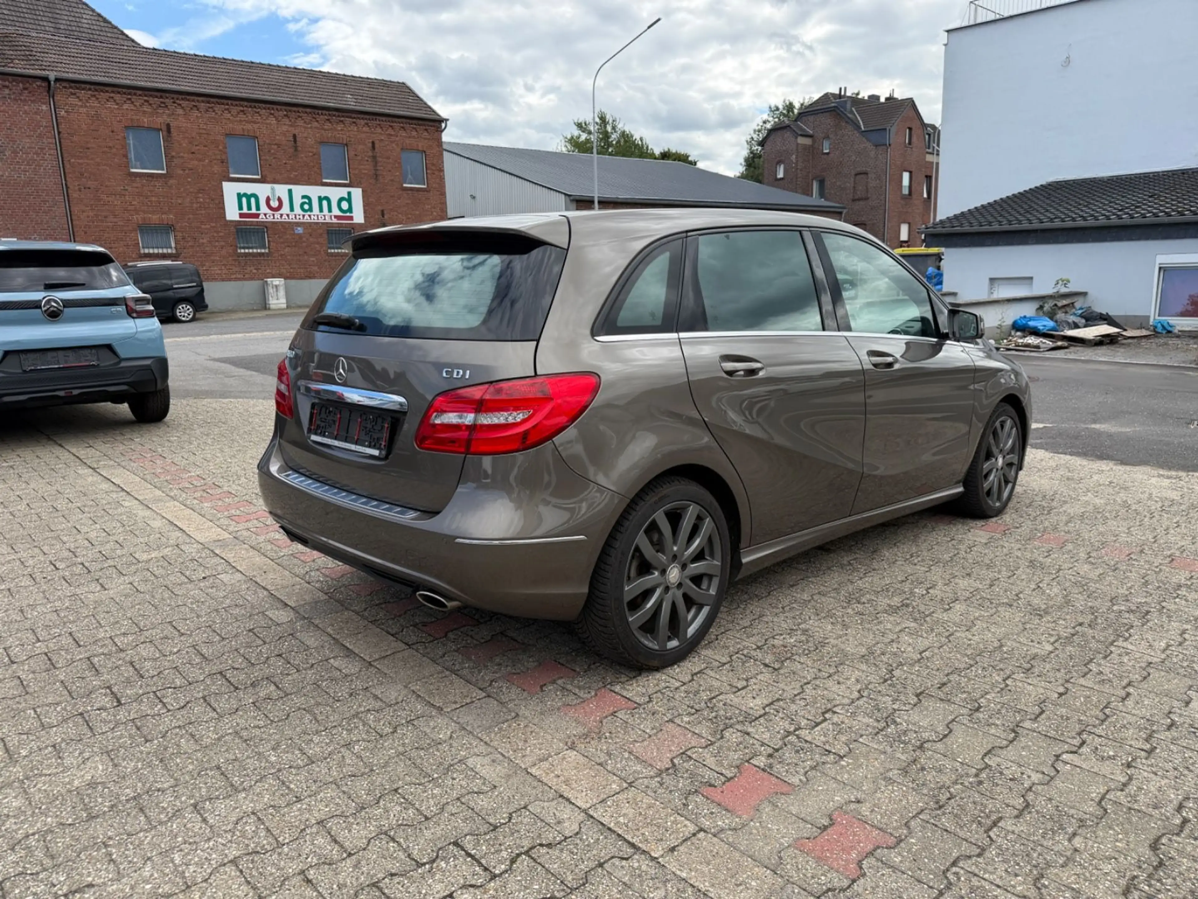 Mercedes-Benz B 180 CDI ILS NAVI LEDER SITZHZG TOTWINKEL PDC — photo 4