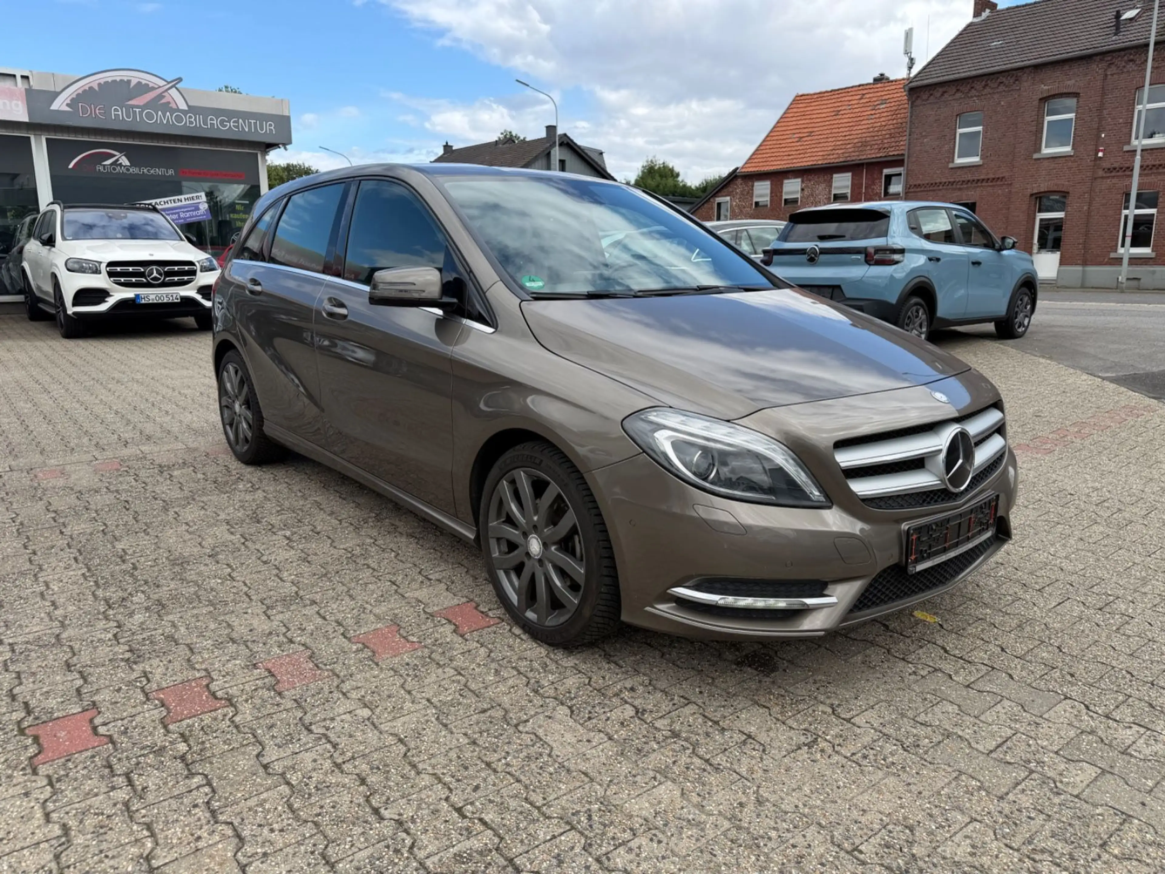 Mercedes-Benz B 180 CDI ILS NAVI LEDER SITZHZG TOTWINKEL PDC — photo 3