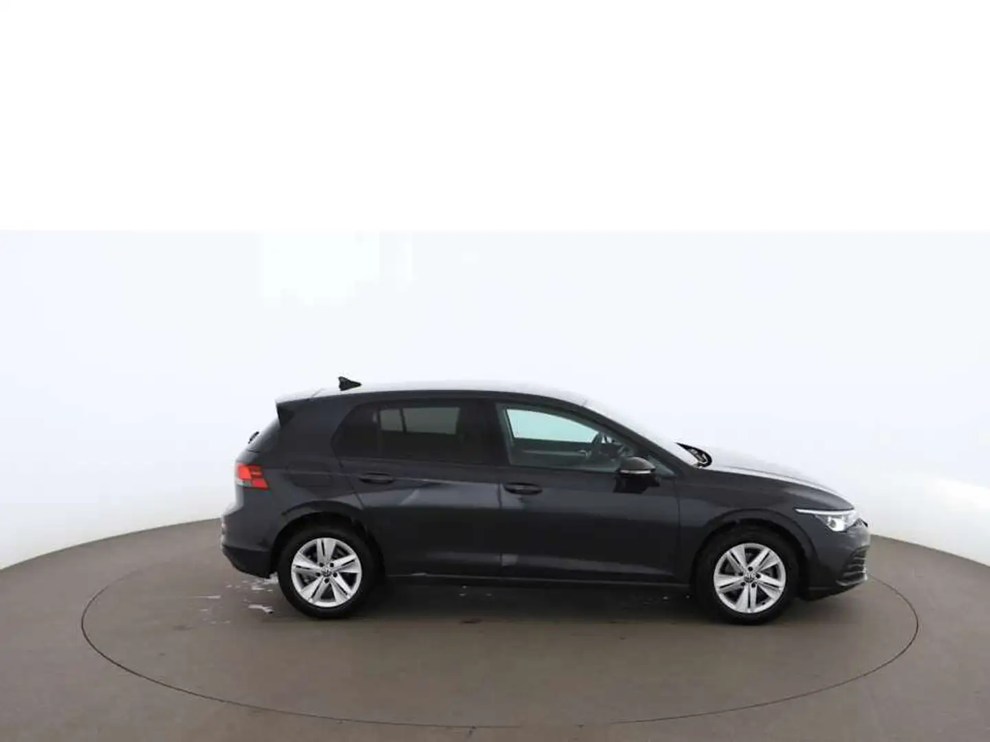 Volkswagen Golf VIII 1.5 TSI Life LED RADAR NAVI ASSIST PDC Šedá - 2