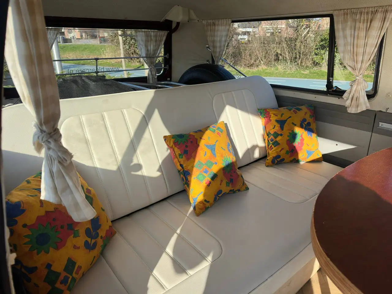 Volkswagen T2 a Deluxe Early Bay 1968, foto 7