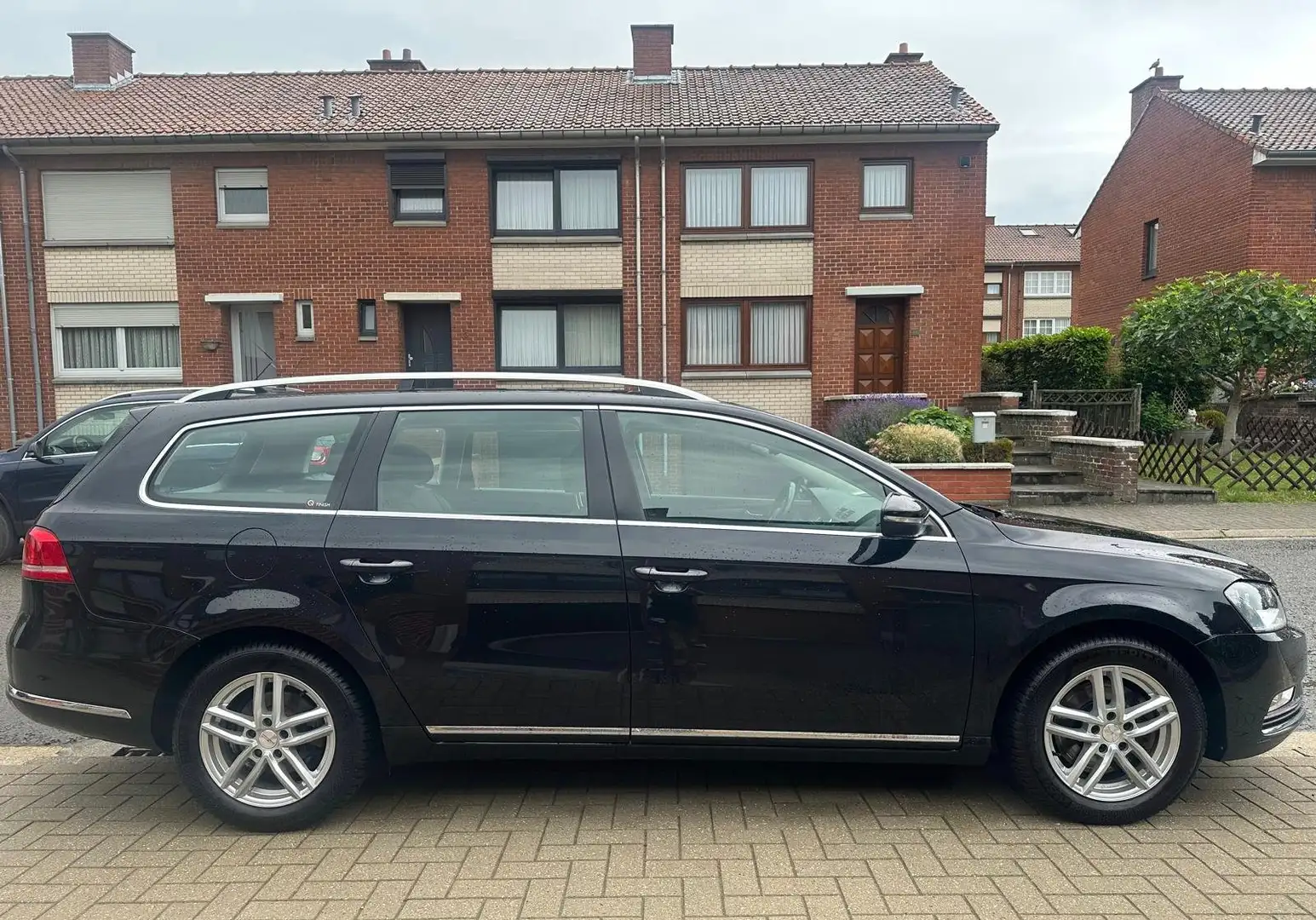 Volkswagen Passat Variant 1.6 CR TDi Highline break Zwart - 2
