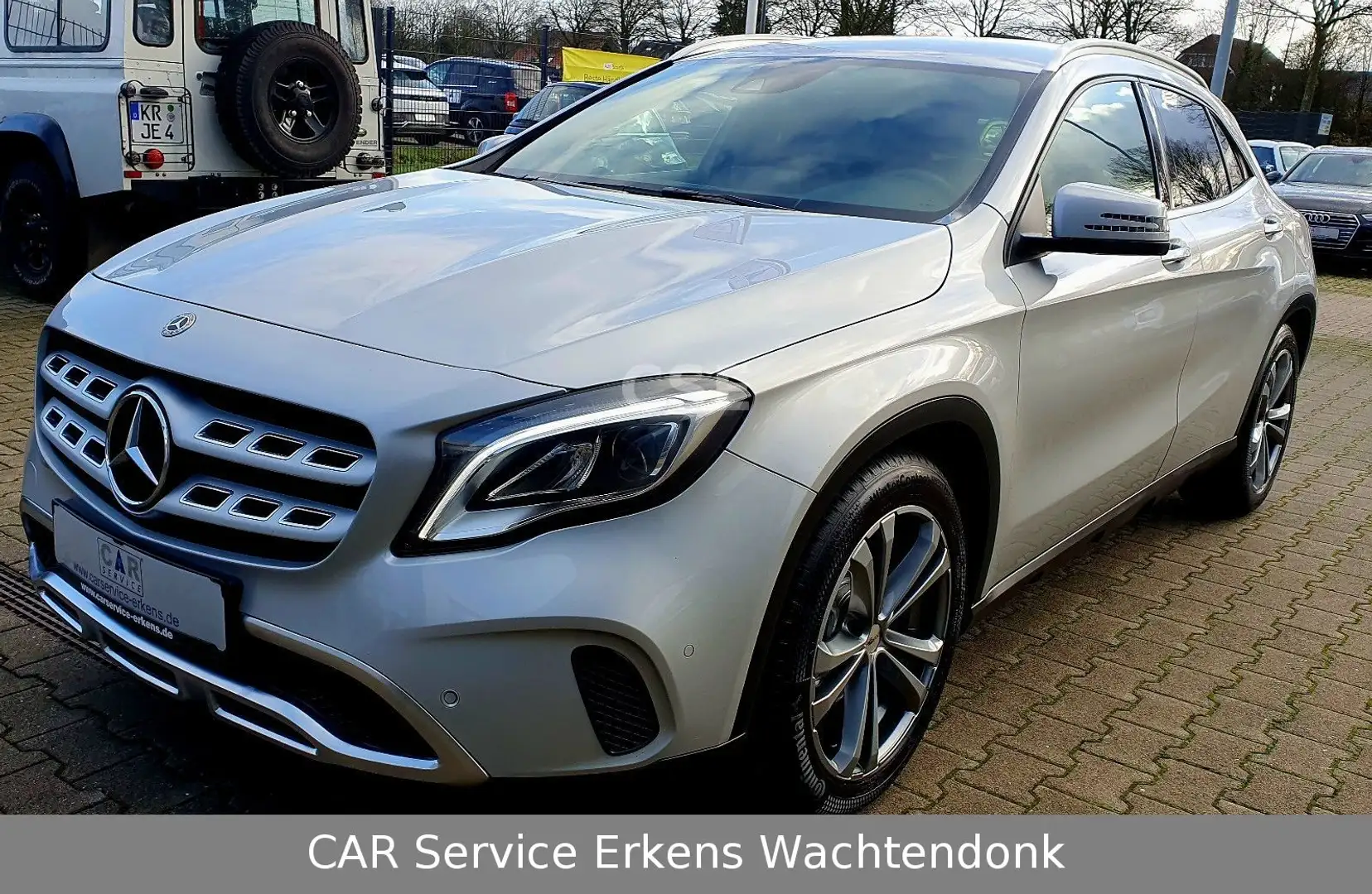 Mercedes-Benz GLA 180 GLA -Klasse AHK 180 Navi LED Performance Zilver - 2