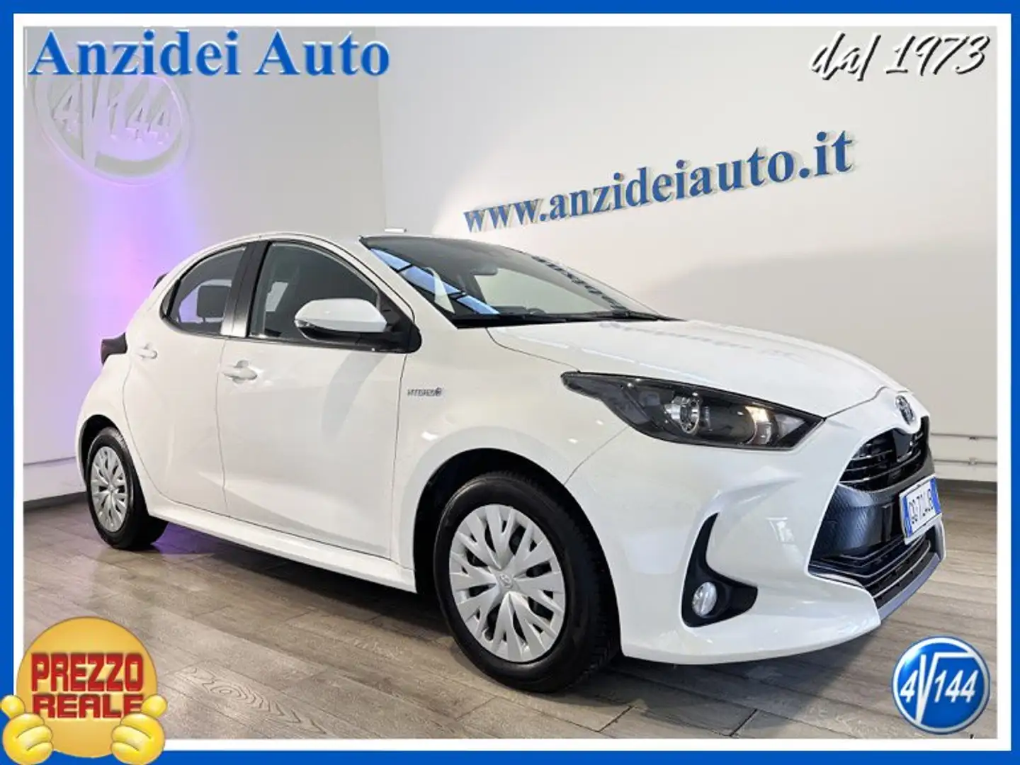Toyota Yaris 1.5 Hybrid 5 porte Business Bianco - 1