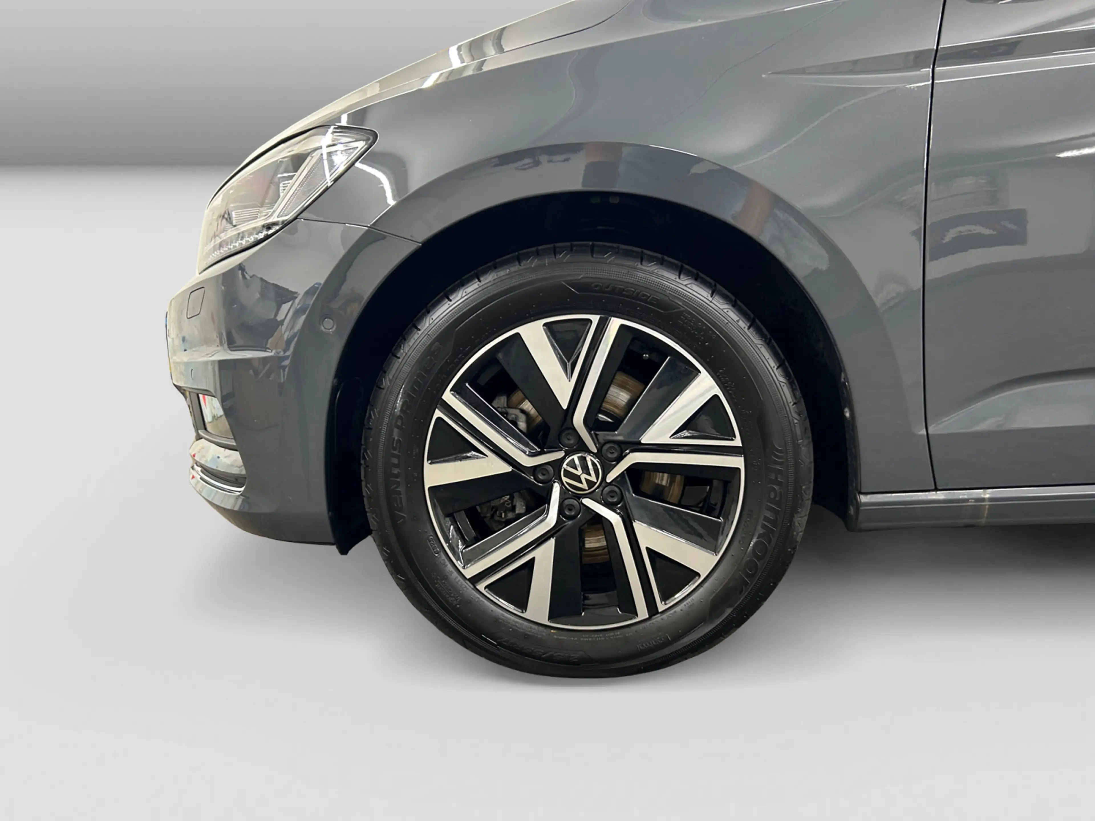 Volkswagen Touran 1.5TSI DSG Highline AHK Pano LED Navi Cam — photo 6