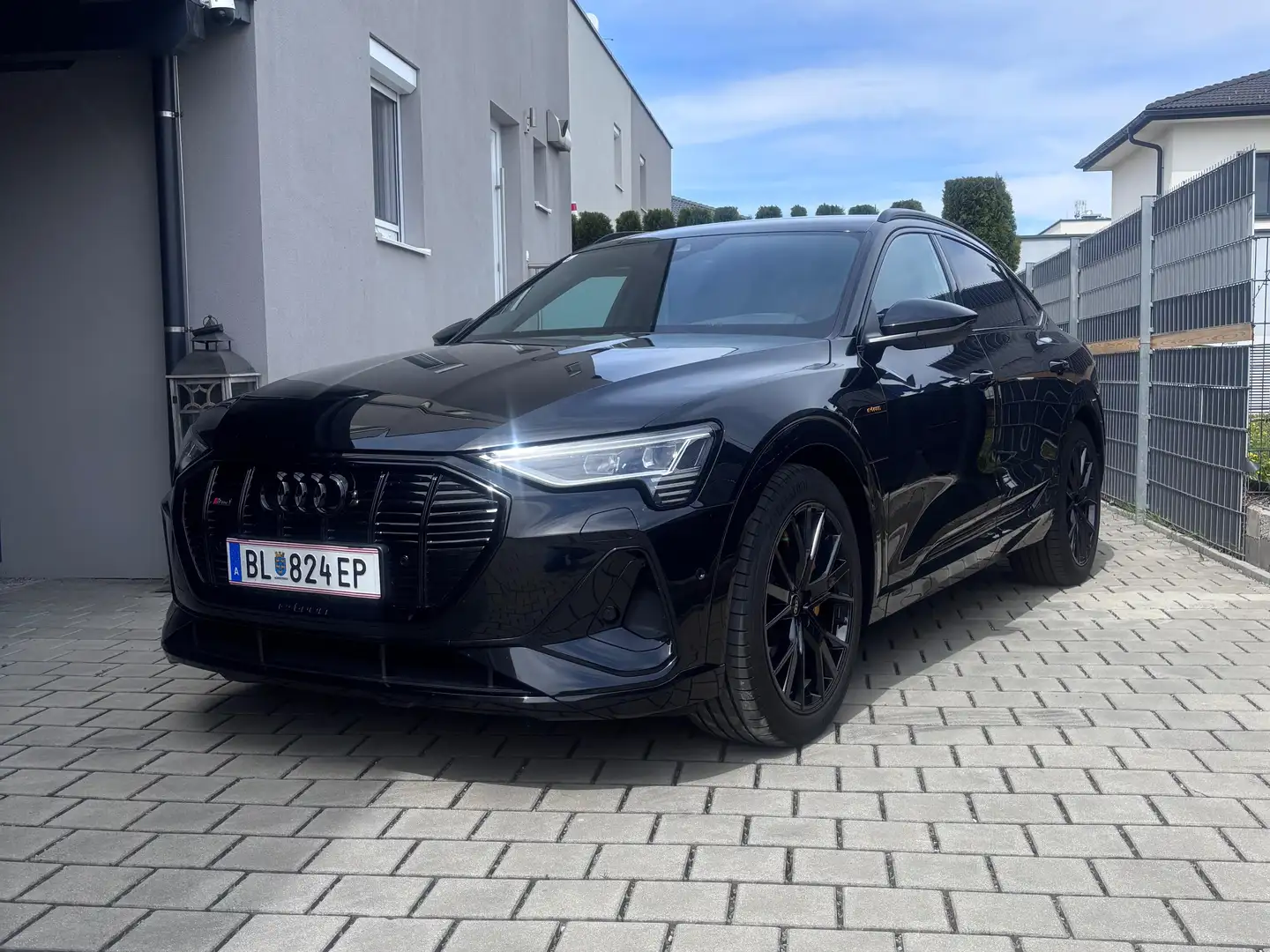 Audi e-tron e-tron SB 50 quattro 71kWh S-line S-line Schwarz - 1