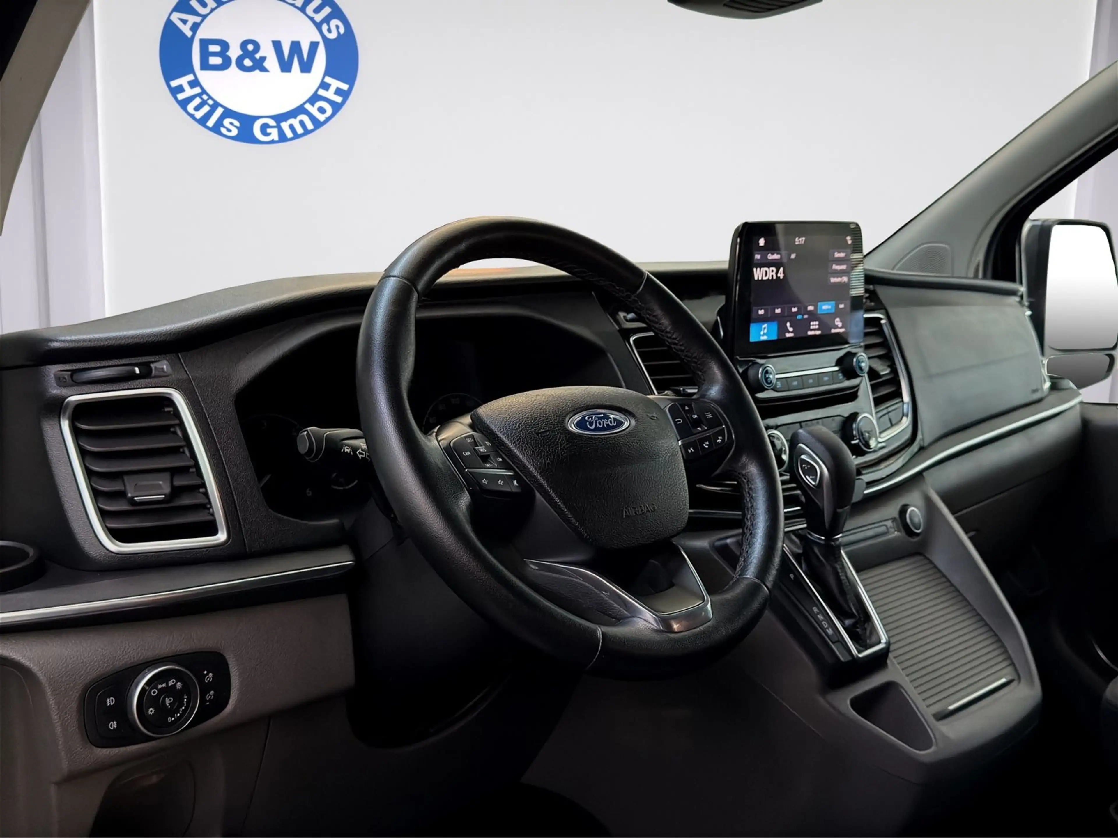 Ford Tourneo Custom 320 L2 Titanium*1.Hand*8-SITZE* — photo 9