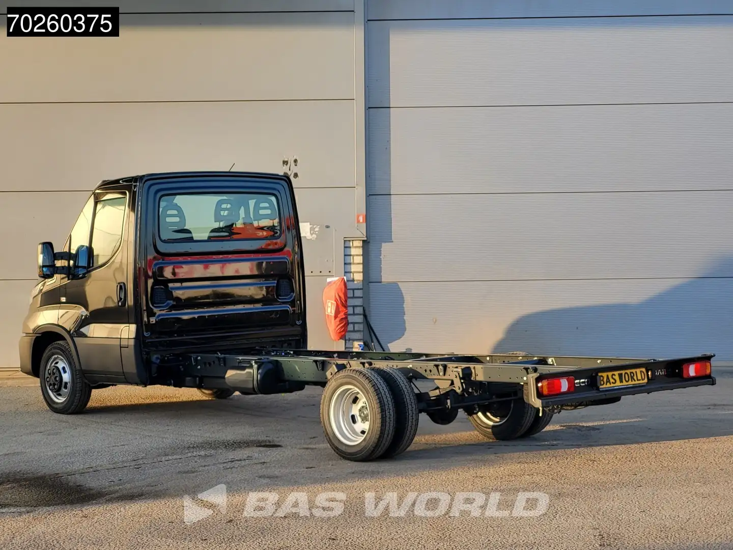 Iveco Daily 35C21 Automaat 410wb Dubbellucht 2025model Chassis Černá - 2