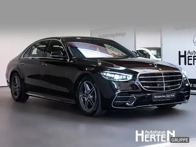 Mercedes-Benz S Class view 3