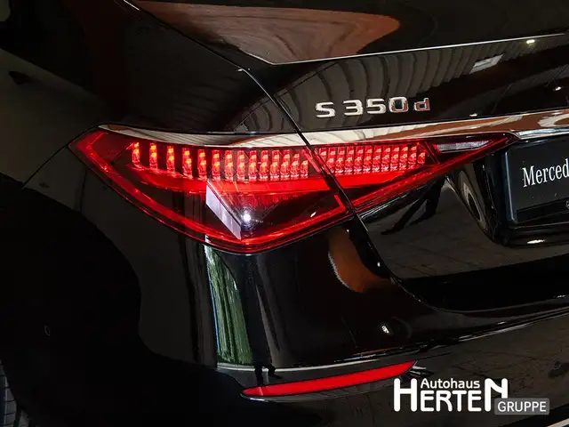 Mercedes-Benz S Class view 14