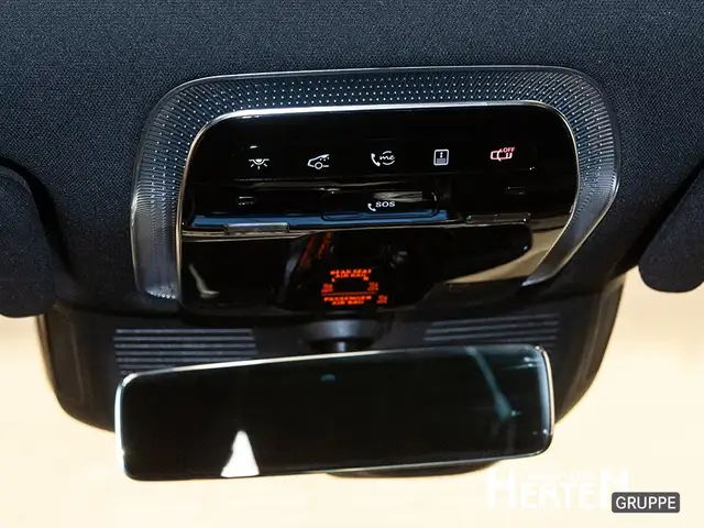 Mercedes-Benz S Class view 11