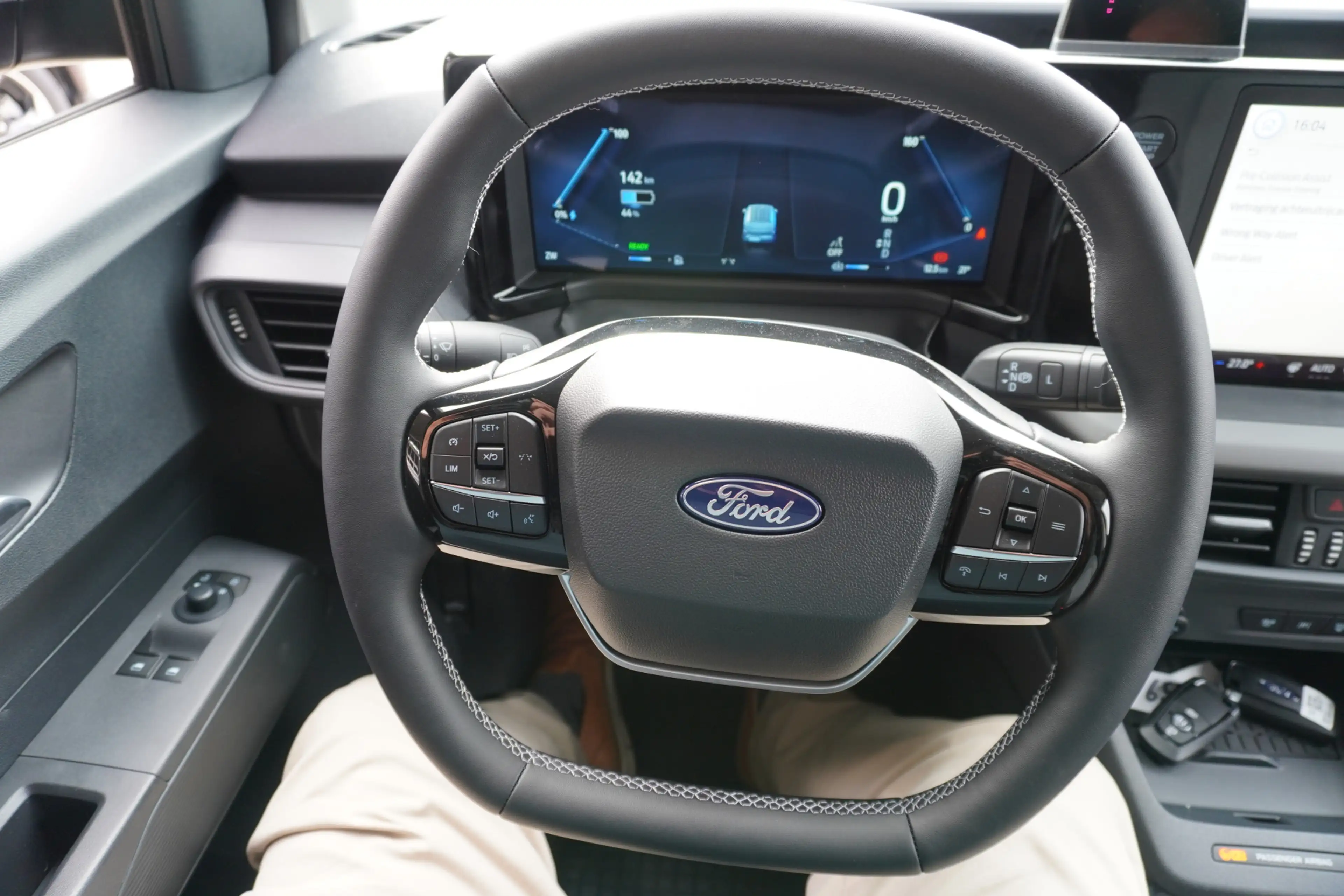 Ford Transit Courier E-Transit Limited 44 kWh 136PK Automaat Airco | Cr — photo 15