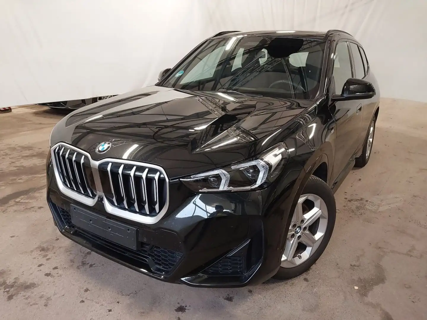 BMW X1 x23d M Sport ACC HUD SurView LiveProf.Massage Schwarz - 2