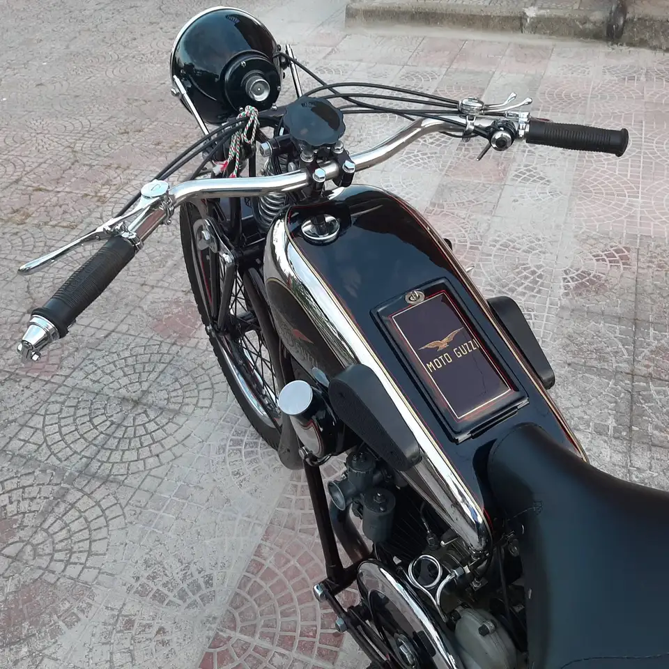 Moto Guzzi Sport 15