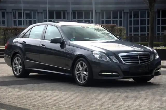 Mercedes-Benz Autres E-Klasse E250CGI SEDAN AUT7 W212 AVANTGARDE/YOUNGT