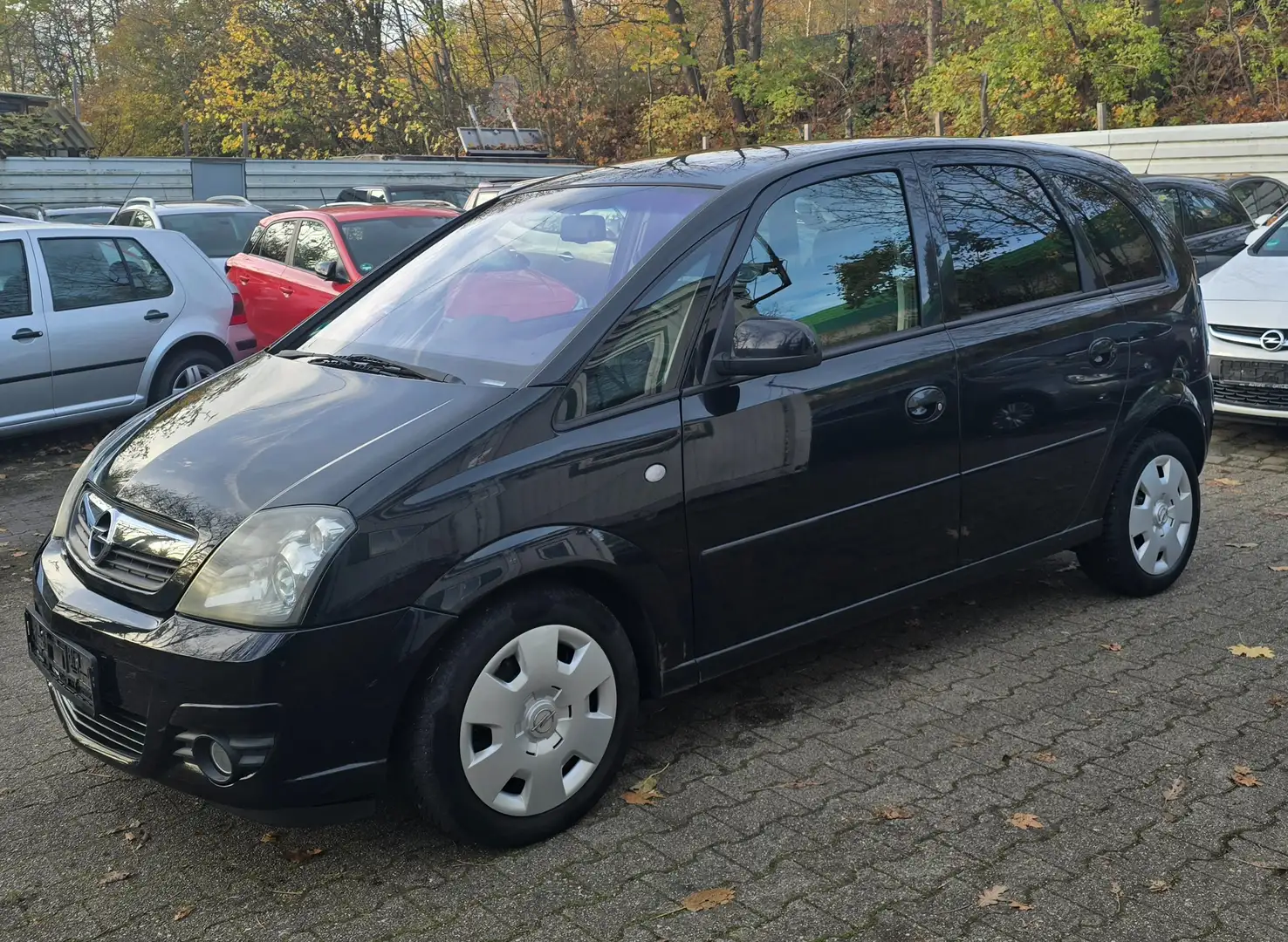 Opel Meriva INNOVATION,Klimaautomatik,1 Hand,Tüv 01-2026. Schwarz - 1