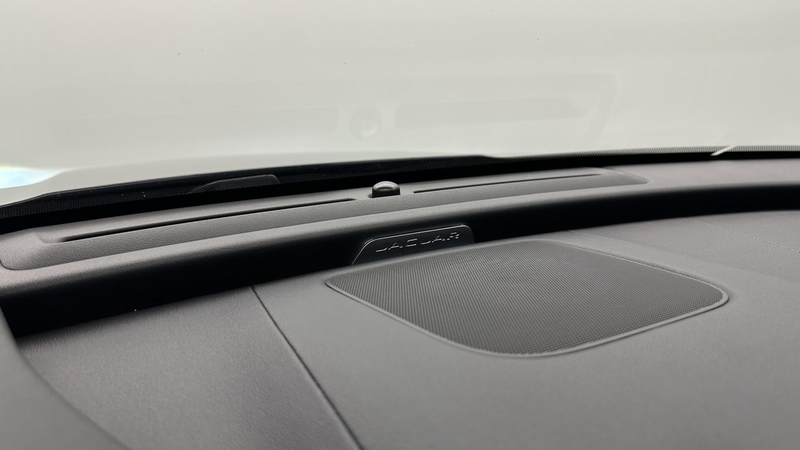 Jaguar XE 2.0 P250 R-Dynamic HSE NAVI LEER CAMERA CARPLAY. — photo 45