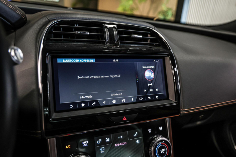 Jaguar XE 2.0 P250 R-Dynamic HSE NAVI LEER CAMERA CARPLAY. — photo 36