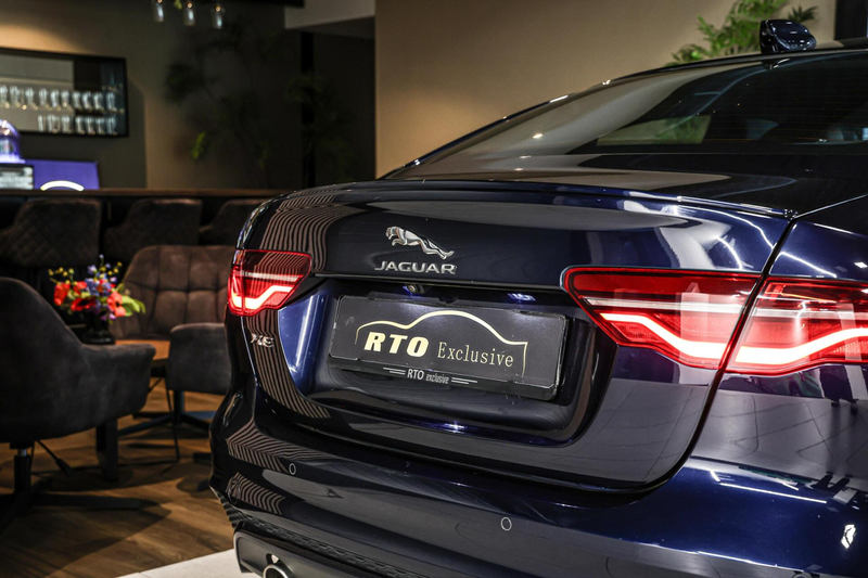 Jaguar XE 2.0 P250 R-Dynamic HSE NAVI LEER CAMERA CARPLAY. — photo 18