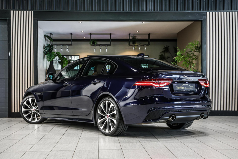 Jaguar XE 2.0 P250 R-Dynamic HSE NAVI LEER CAMERA CARPLAY. — photo 3