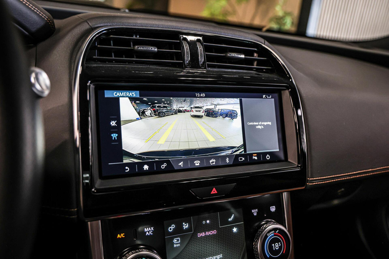 Jaguar XE 2.0 P250 R-Dynamic HSE NAVI LEER CAMERA CARPLAY. — photo 39