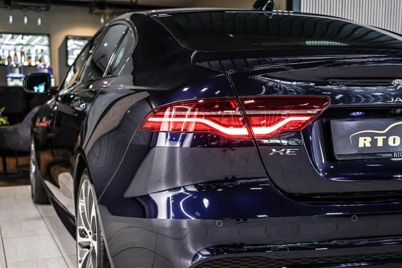 Jaguar XE 2.0 P250 R-Dynamic HSE NAVI LEER CAMERA CARPLAY. — photo 14