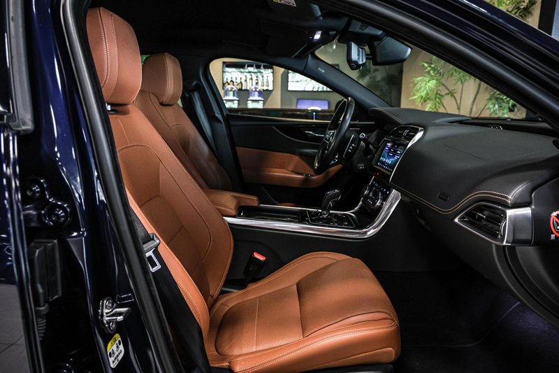 Jaguar XE 2.0 P250 R-Dynamic HSE NAVI LEER CAMERA CARPLAY. — photo 20