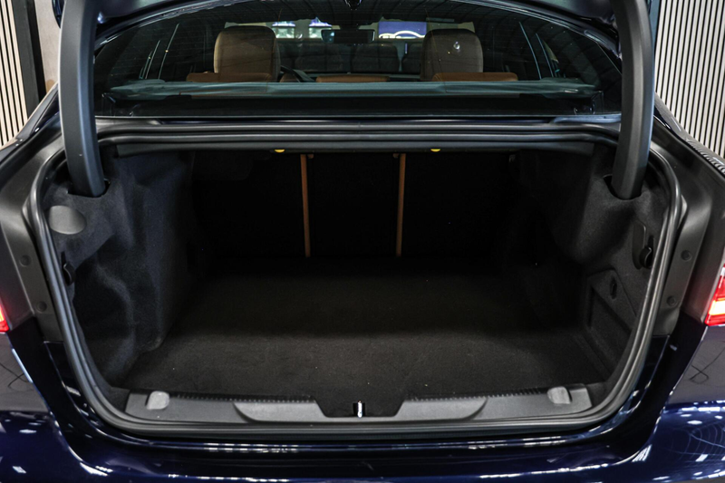 Jaguar XE 2.0 P250 R-Dynamic HSE NAVI LEER CAMERA CARPLAY. — photo 30