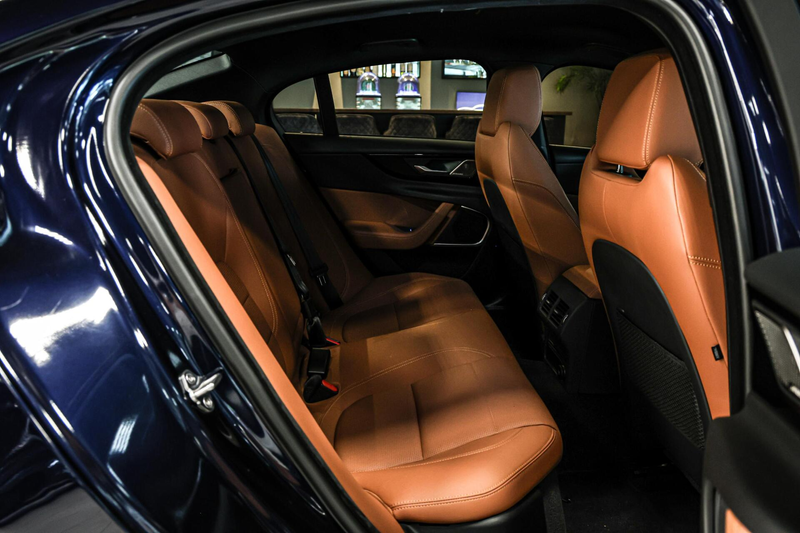 Jaguar XE 2.0 P250 R-Dynamic HSE NAVI LEER CAMERA CARPLAY. — photo 21