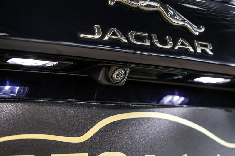 Jaguar XE 2.0 P250 R-Dynamic HSE NAVI LEER CAMERA CARPLAY. — photo 31