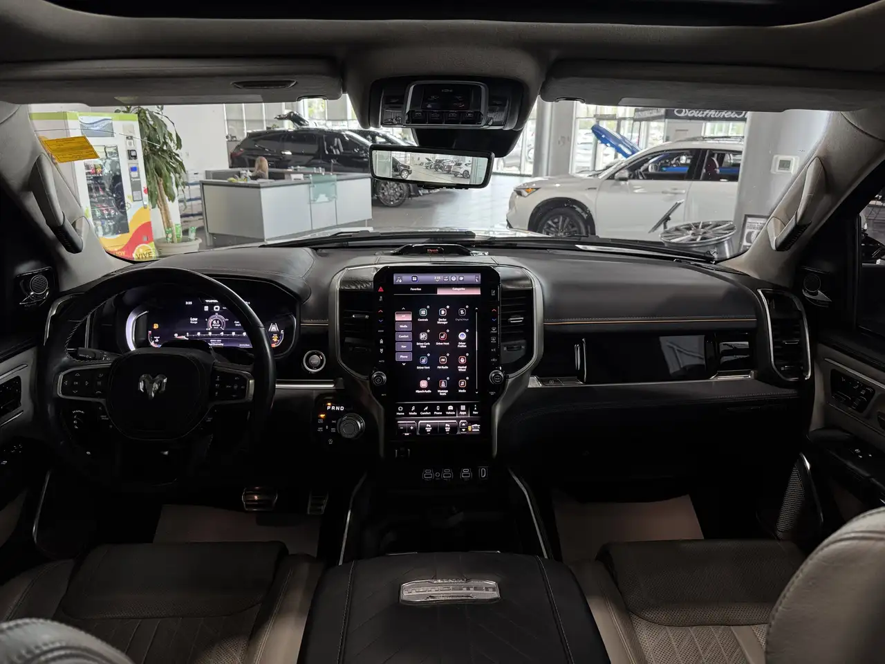 RAM 1500 снимка RAM 1500