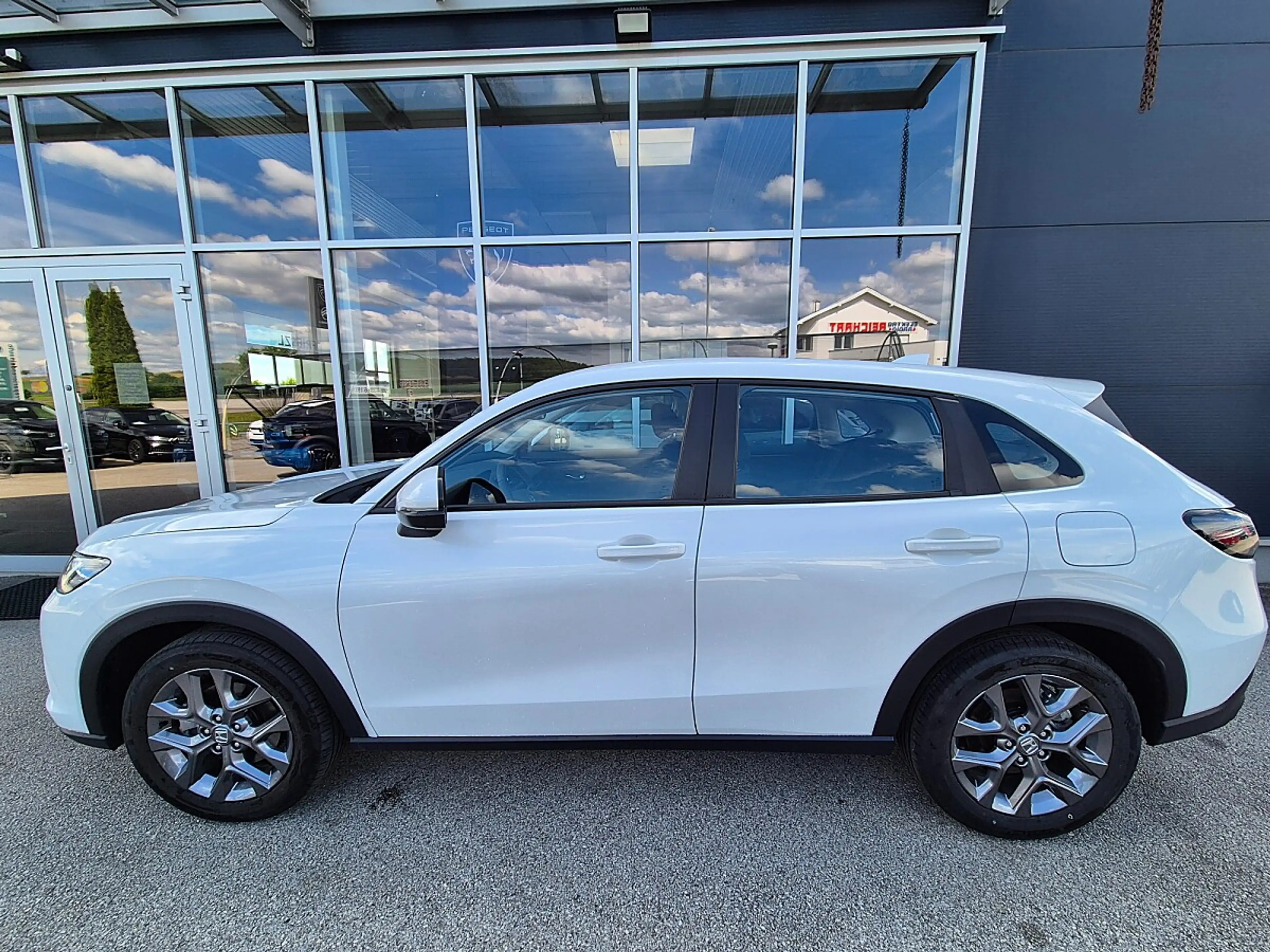 Honda ZR-V 2,0 i-MMD Hybrid Elegance Aut. — photo 3