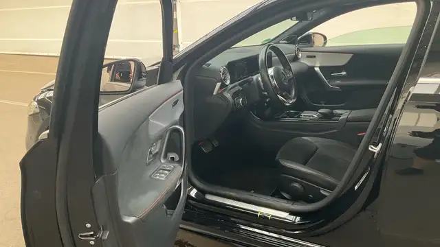 Mercedes-Benz A-Class view 9