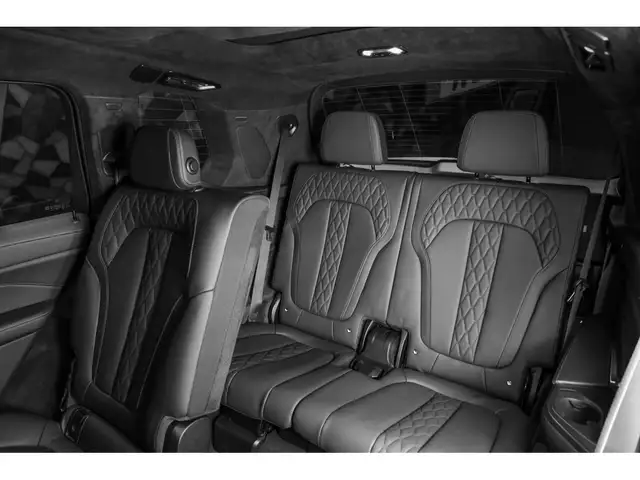 BMW X7 view 13