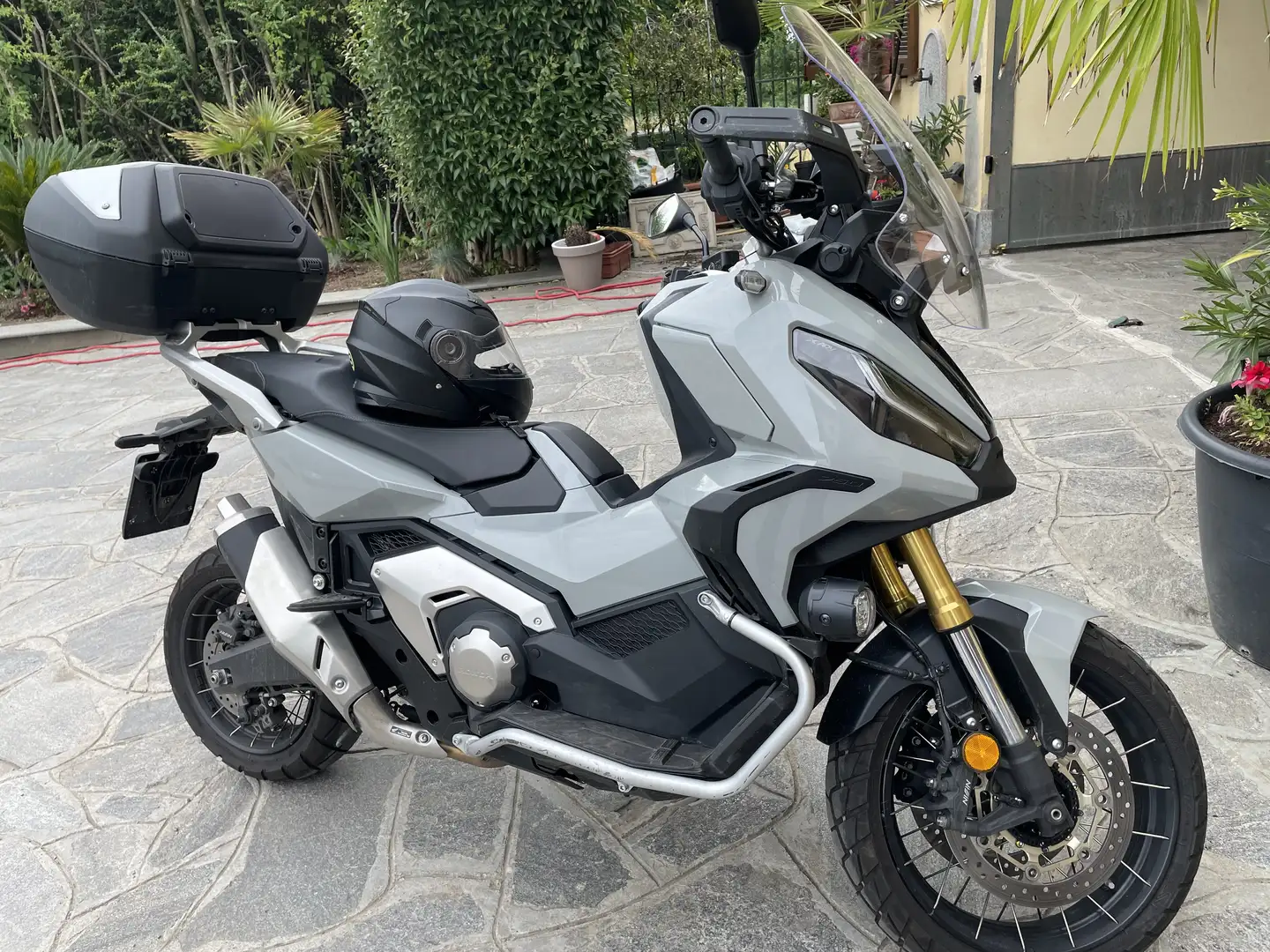 Honda X-ADV Honda X-ADV 750 Adventure Iva esposta - 1