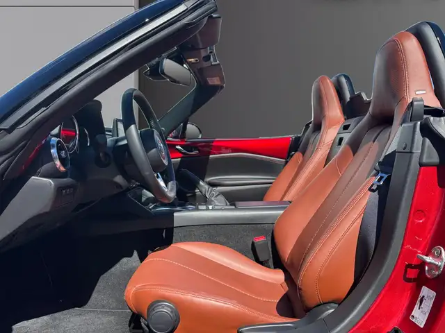 Mazda MX-5 view 12