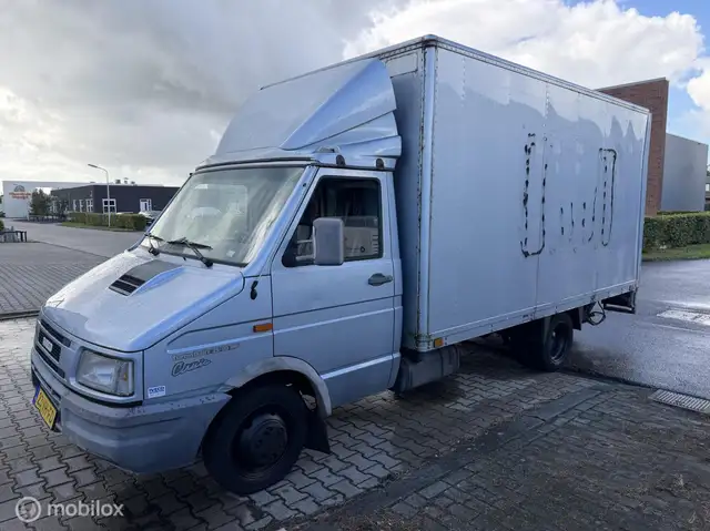Iveco Daily 35.10S-360 Paravan NIEUWE APK