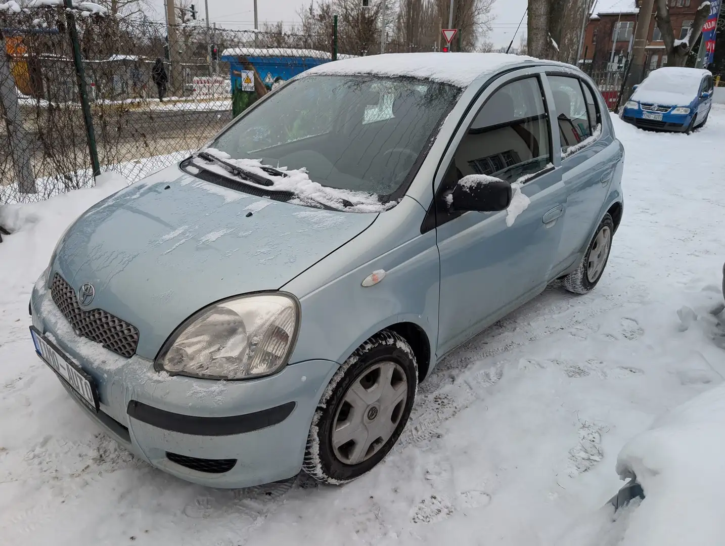 Toyota Yaris 1.3 VVT i, 5 Tür.Klima,ZV/FB,TÜV 04/2027,NR Grün - 1