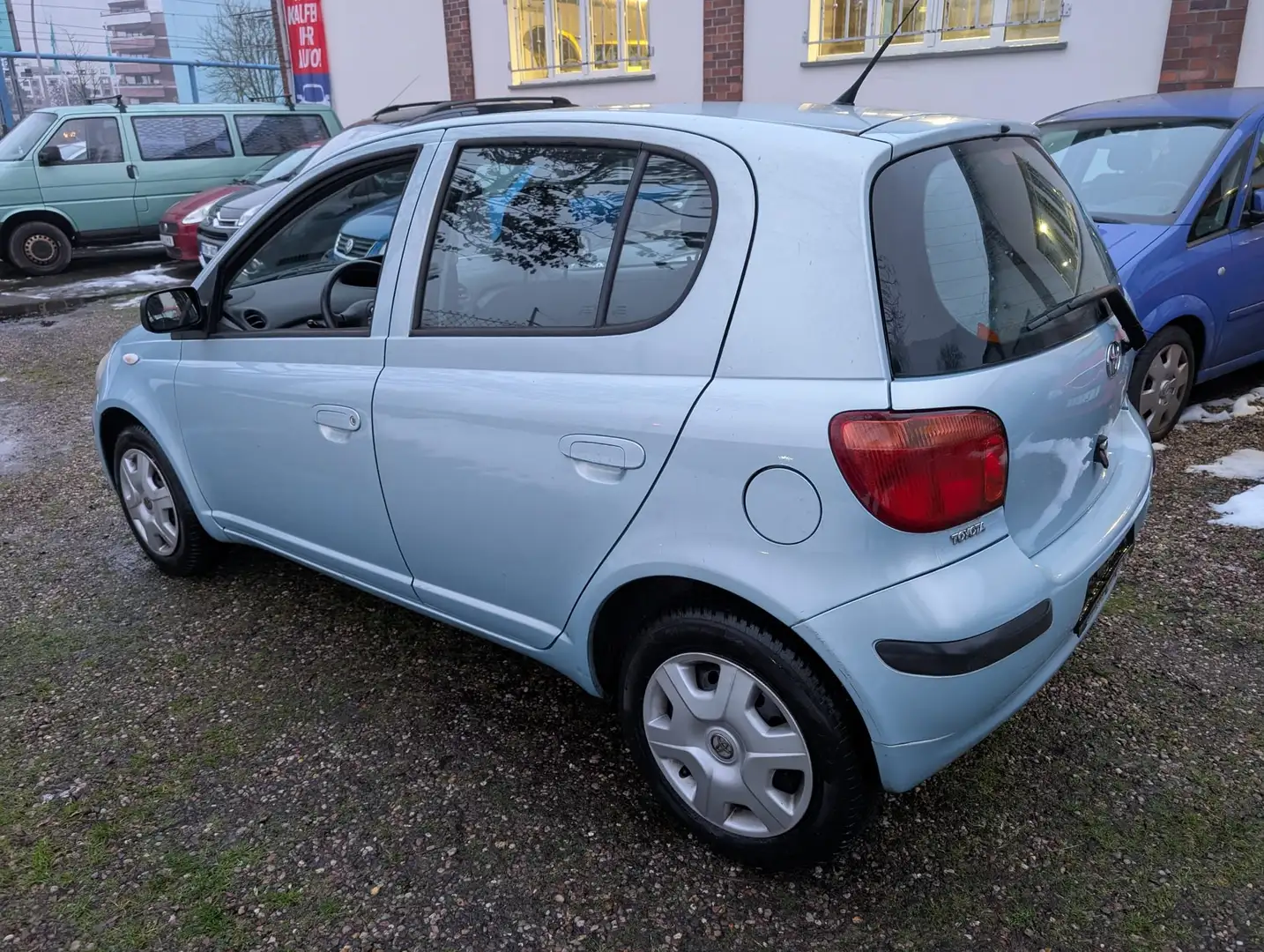 Toyota Yaris 1.3 VVT i, 5 Tür.Klima,ZV/FB,TÜV 04/2027,NR Grün - 1