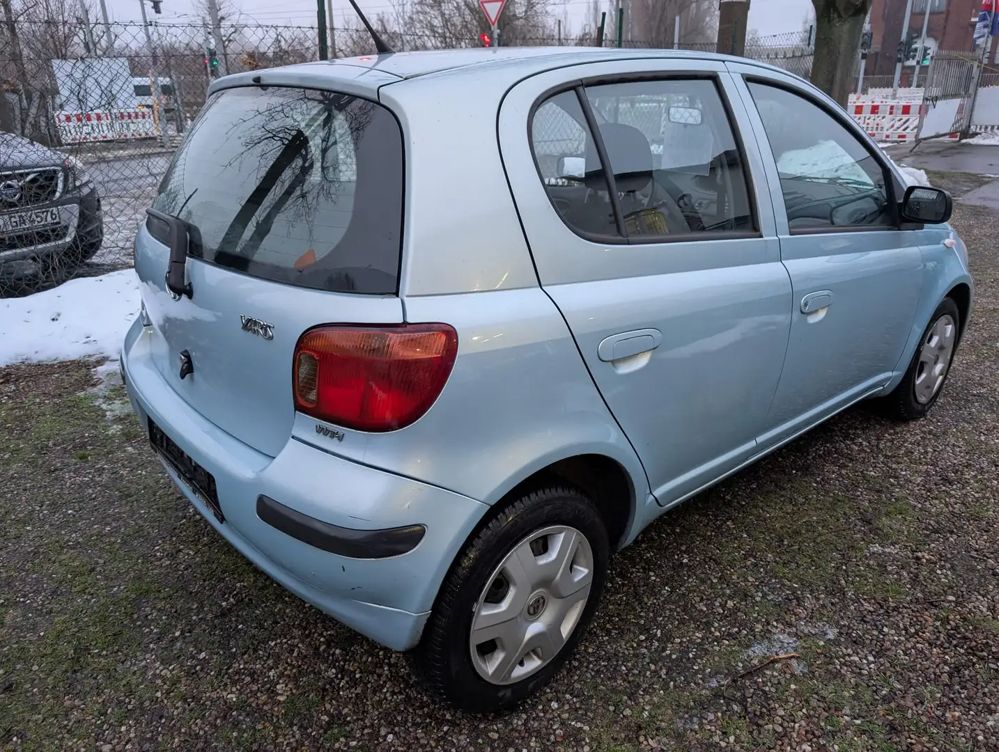 Toyota Yaris 1.3 VVT i, 5 Tür.Klima,ZV/FB,TÜV 04/2027,NR Grün - 2