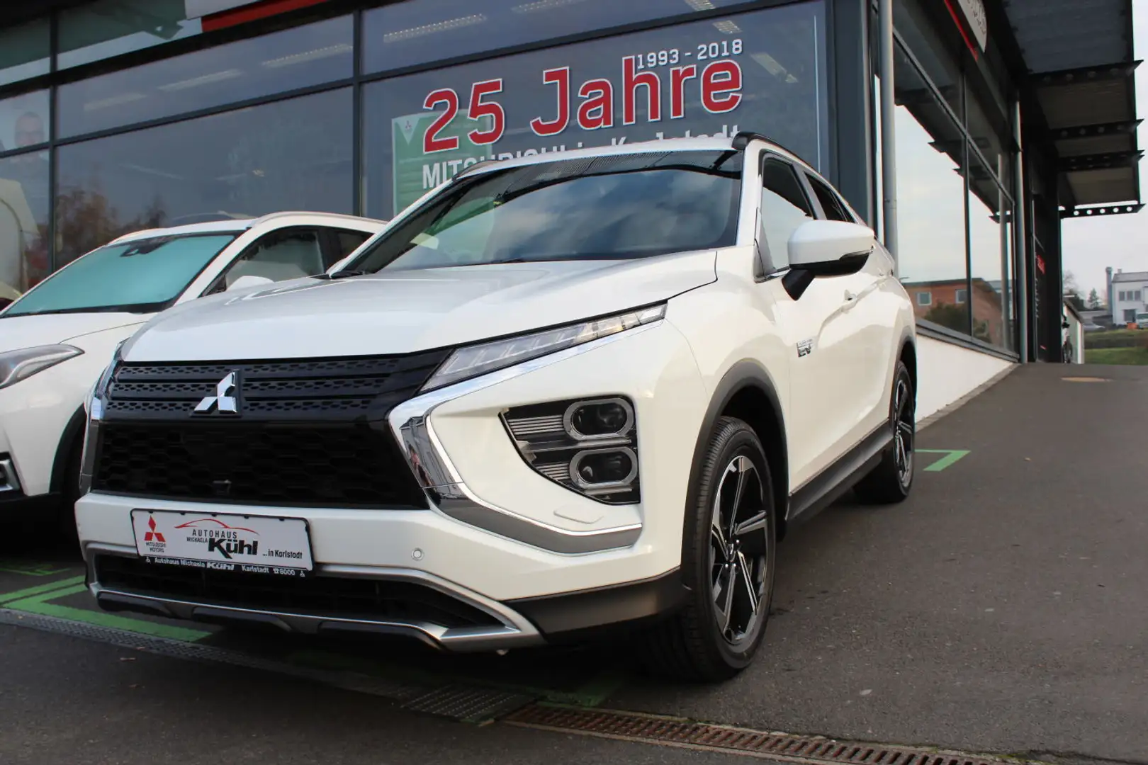 Mitsubishi Eclipse Cross Plug-in Hybrid PLUS 2.4 MIVEC 4WD Blanc - 1