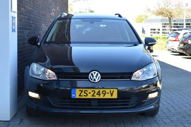 Volkswagen Golf view 9