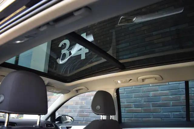 Volkswagen Golf view 8