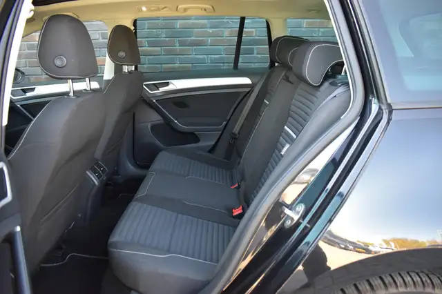 Volkswagen Golf view 5