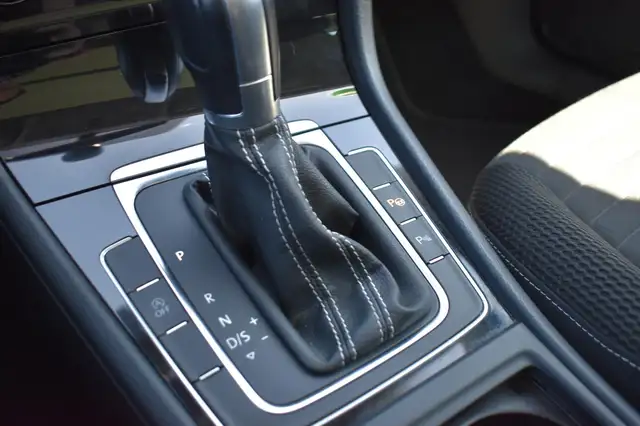 Volkswagen Golf view 15