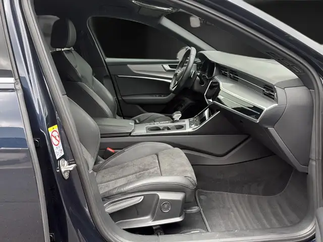 Audi A6 view 12