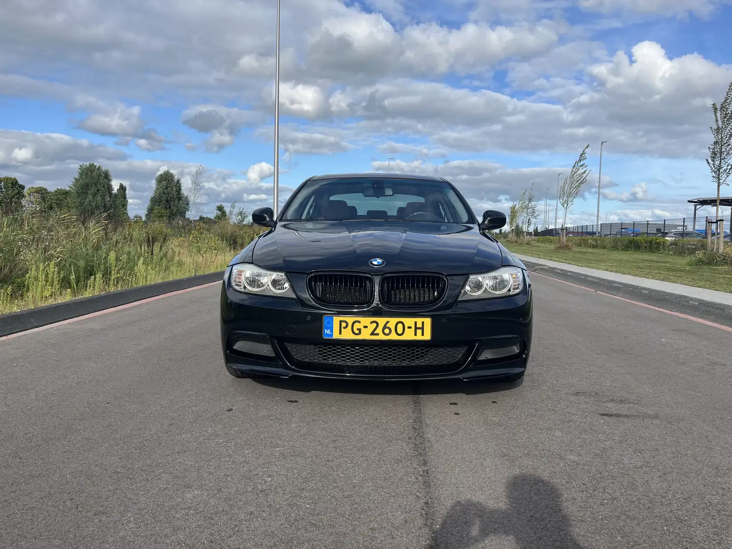 BMW 330 330i Xdrive Executive Zwart - 2