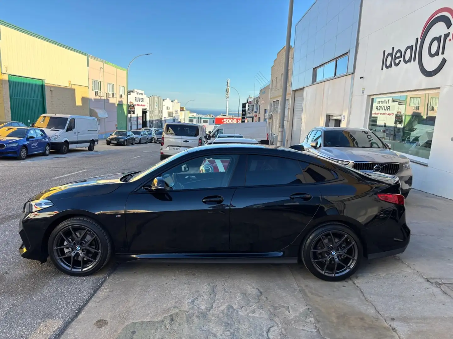 BMW 218 218dA Gran Coupé M Sport Schwarz - 2