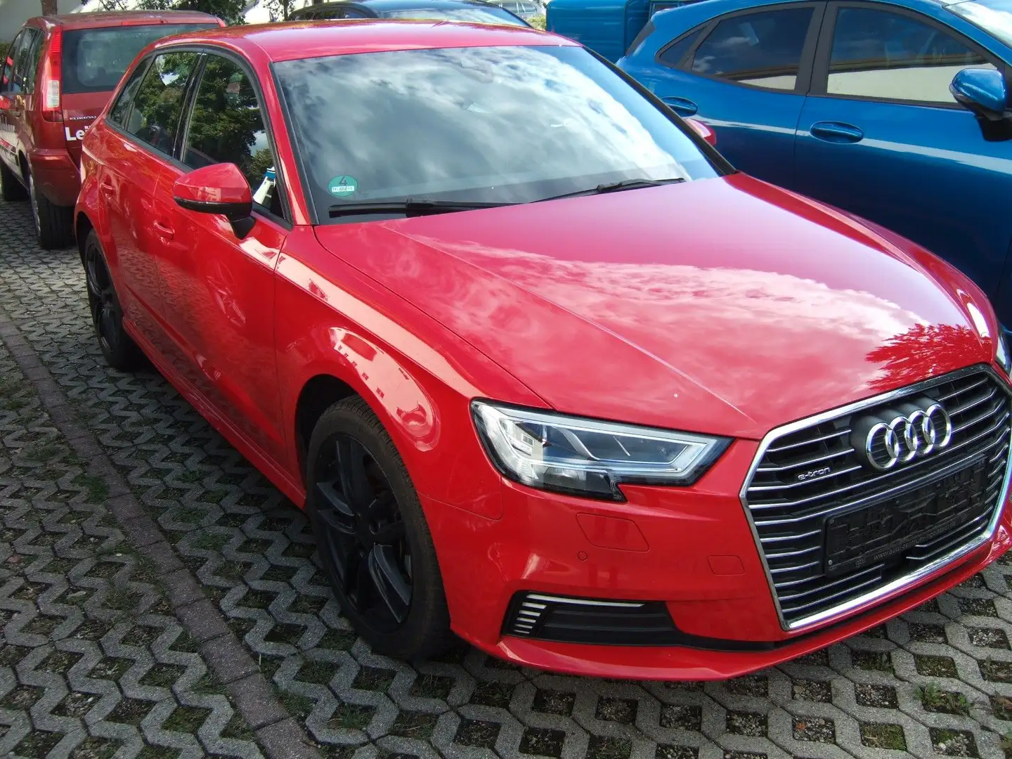 Audi A3 40 e-tron S tronic sport Sportback Rot - 2