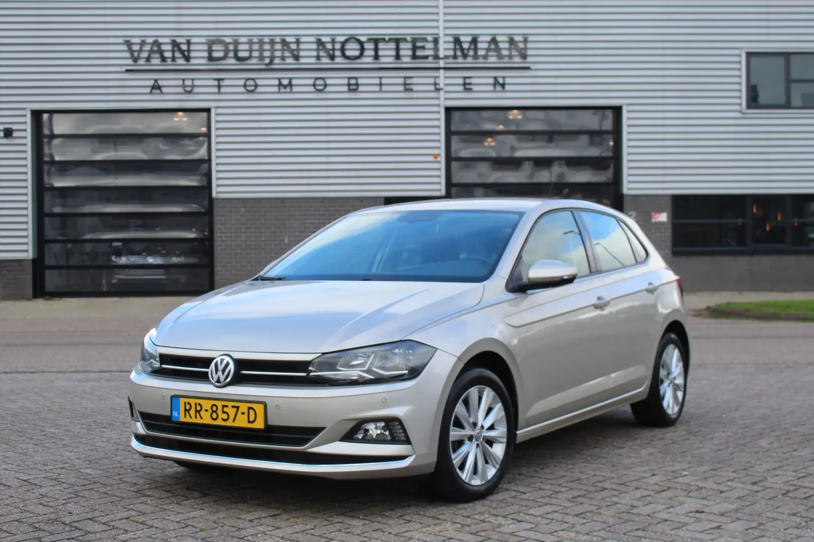 Volkswagen Polo 1.0 TSI Highline / Carplay / Navigatie / Climate / Grijs - 1
